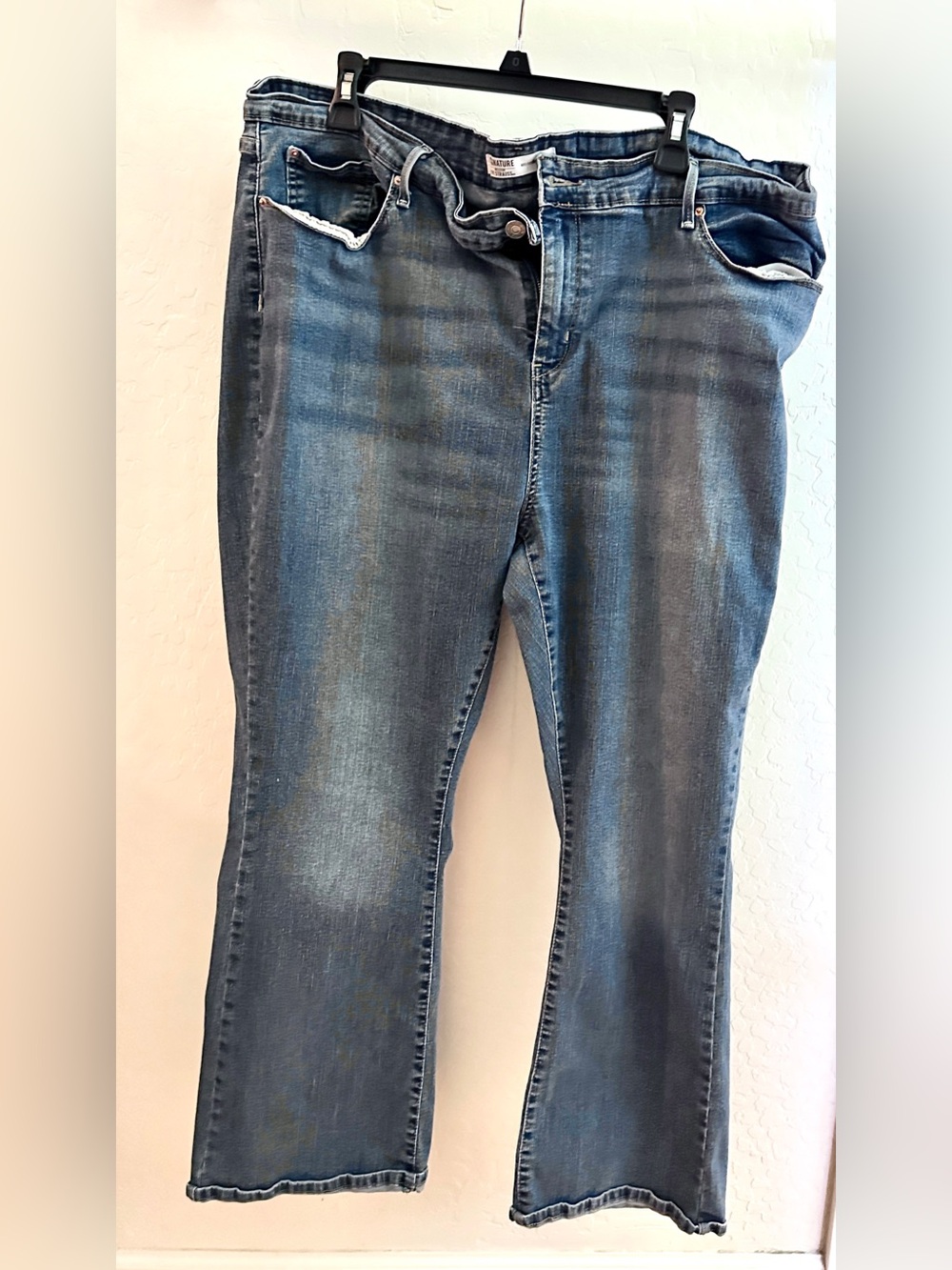 Signature Gold Levi Strauss bootcut Jean 24s